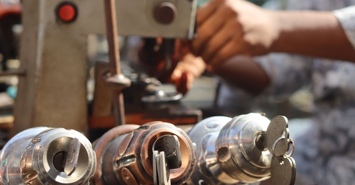 Emergency Locksmith service — Springfield Locksmith Corp