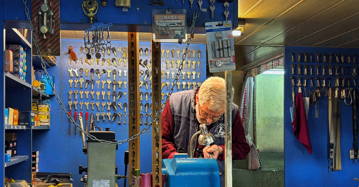 Why Broken Key Extraction Requires a Trained Hand, Not a DIY Attempt — Springfield Locksmith Corp